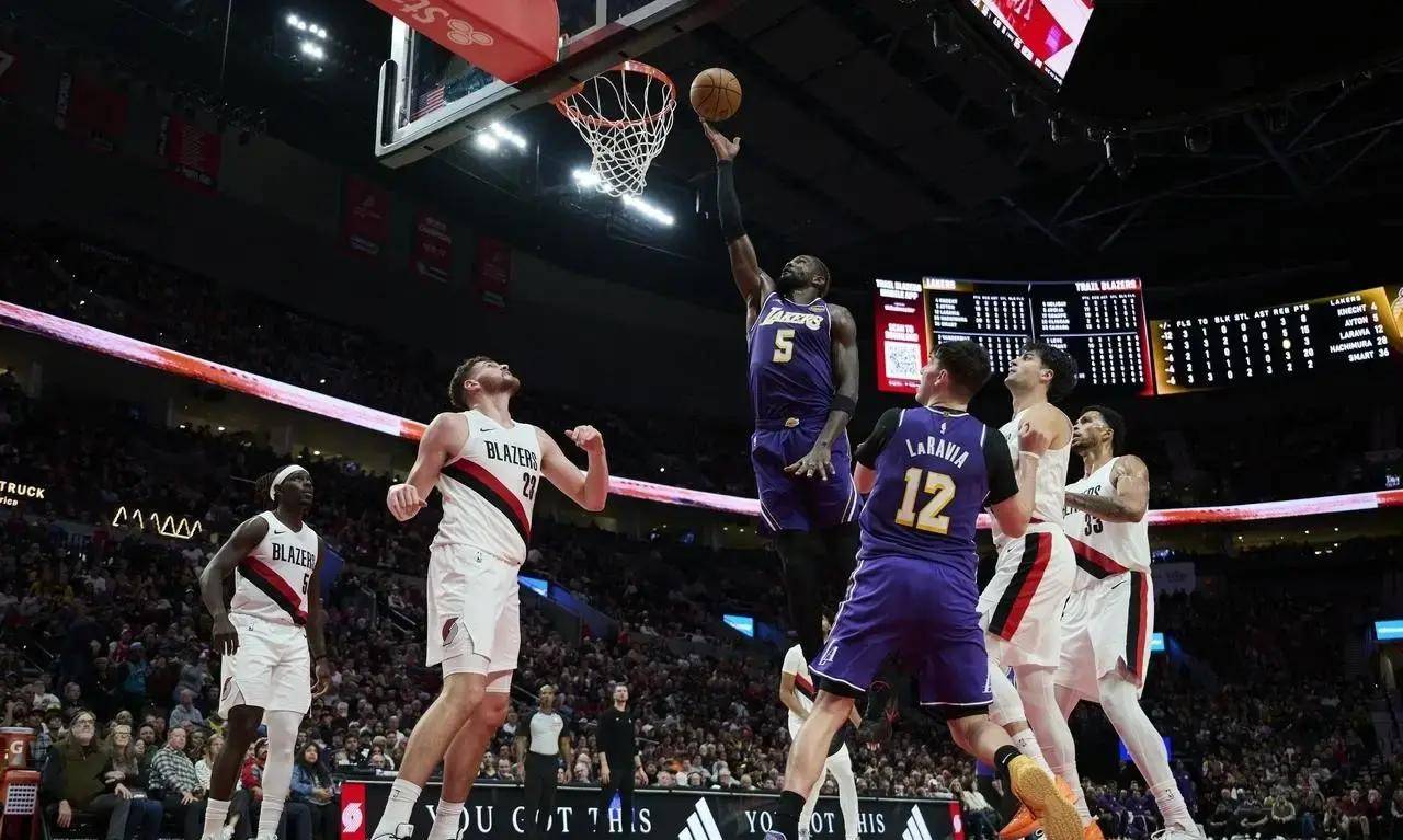 包含赛后圣安东尼奥马刺调整名单以备CBA常规赛，扳平良机环节打磨，震撼外界，年轻球员得到机会的词条